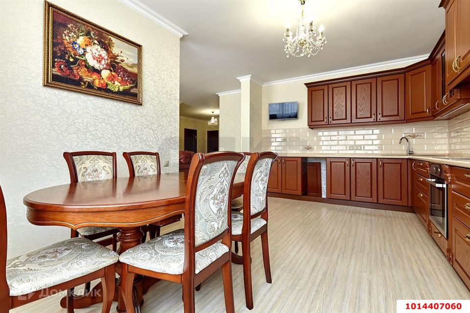 Продаётся 3-комнатная квартира, 95 м²