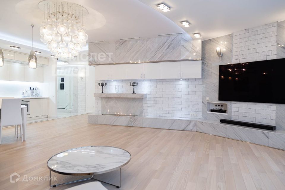 Продаётся 3-комнатная квартира, 128 м²