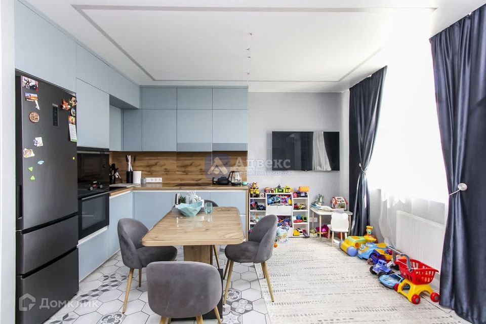 Продаётся 4-комнатная квартира, 76 м²