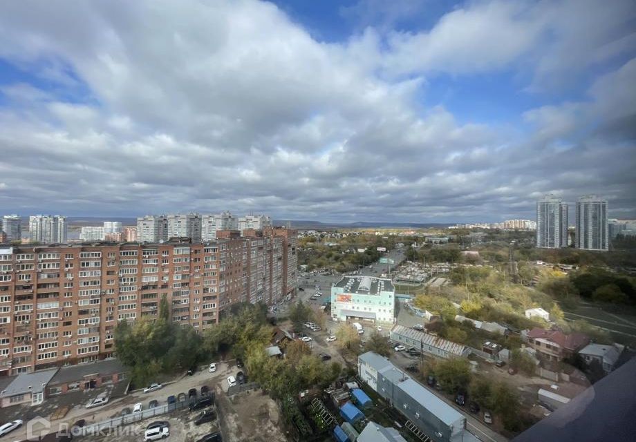 Продаётся 3-комнатная квартира, 107 м²