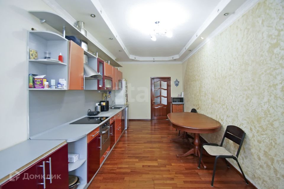 Продаётся 5-комнатная квартира, 130 м²