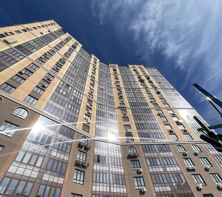 Продаётся 5-комнатная квартира, 225.7 м²