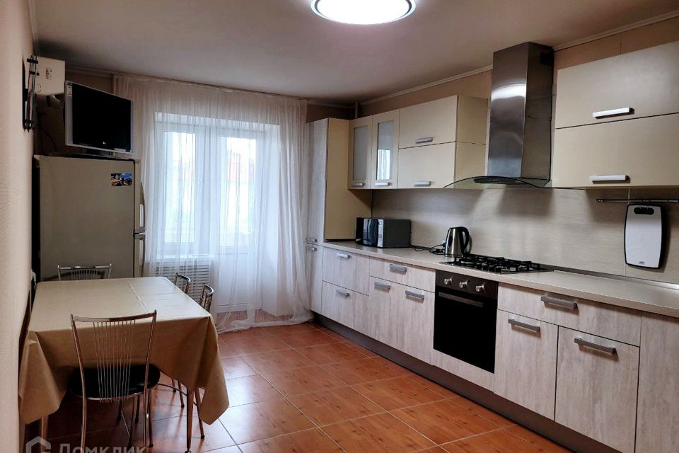 Сдаётся 2-комнатная квартира, 72 м²