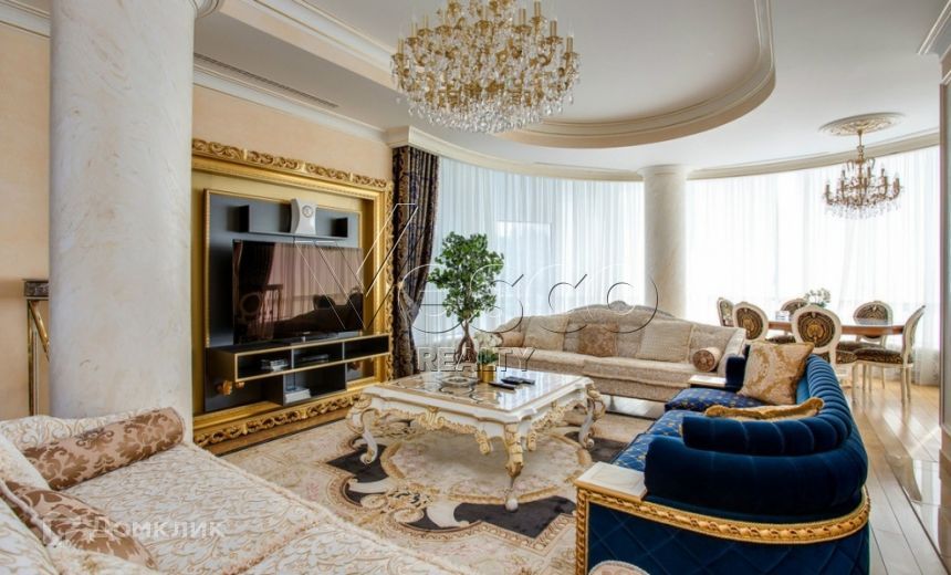 Продаётся 4-комнатная квартира, 173 м²