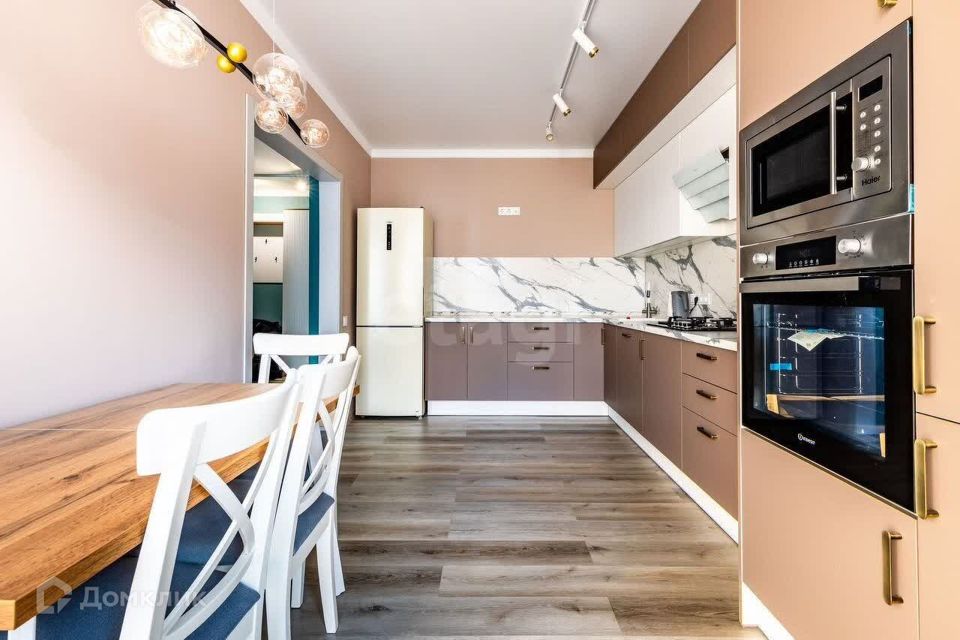 Продаётся 2-комнатная квартира, 57.7 м²