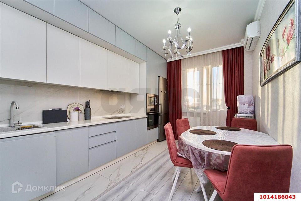 Продаётся 3-комнатная квартира, 93.5 м²