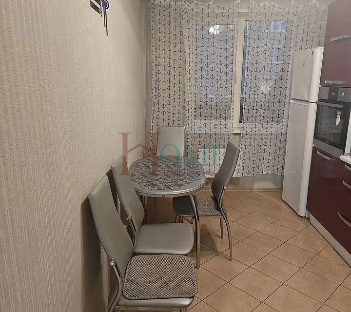 Сдаётся 1-комнатная квартира, 50 м²