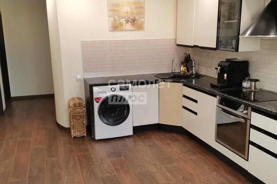 Продаётся 3-комнатная квартира, 90.2 м²
