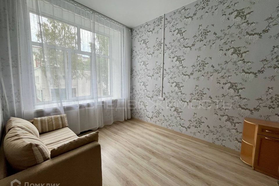 Продаётся 2 комнаты в 2-комн. квартире, 21.6 м²