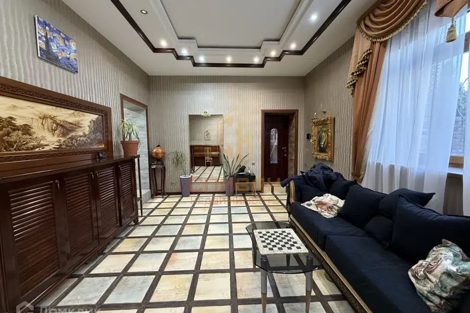 Продаётся 2-этажный дом, 403.1 м²