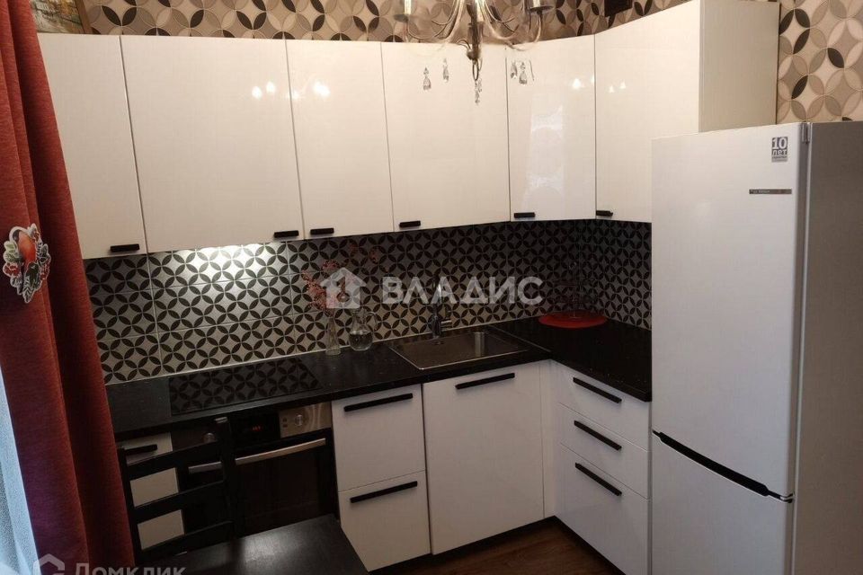 Продаётся 1-комнатная квартира, 41.8 м²