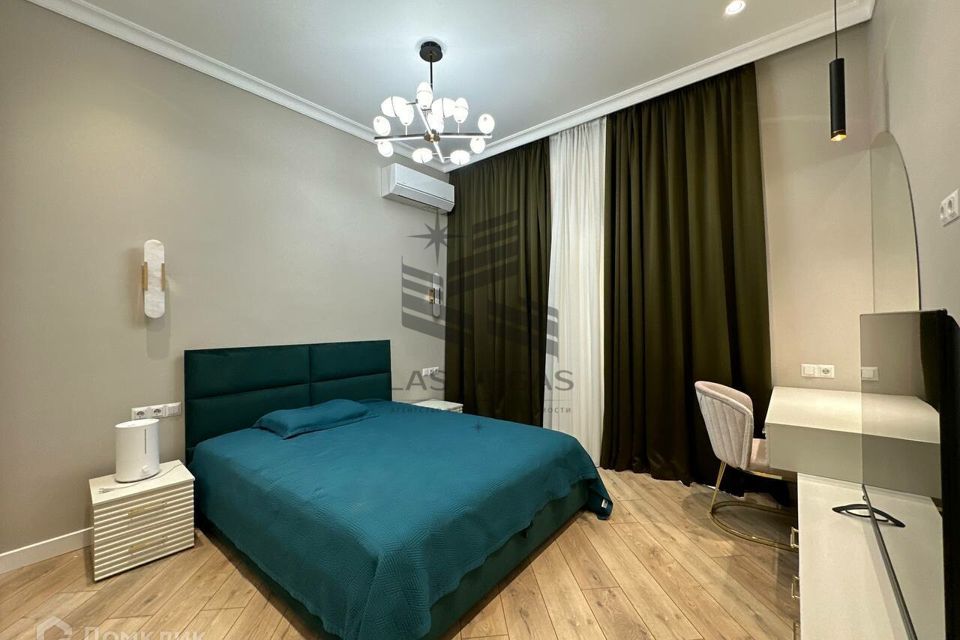 Сдаётся 3-комнатная квартира, 138 м²