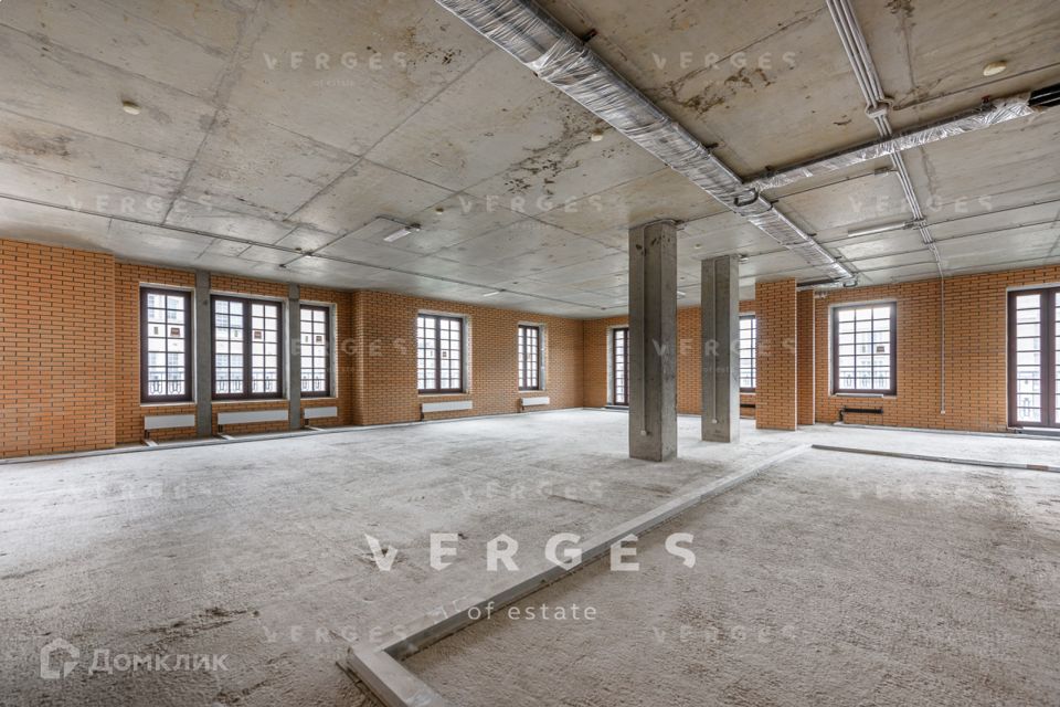 Продаётся 5-комнатная квартира, 350 м²