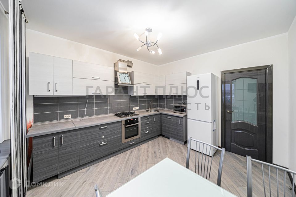 Продаётся 4-комнатная квартира, 114.3 м²