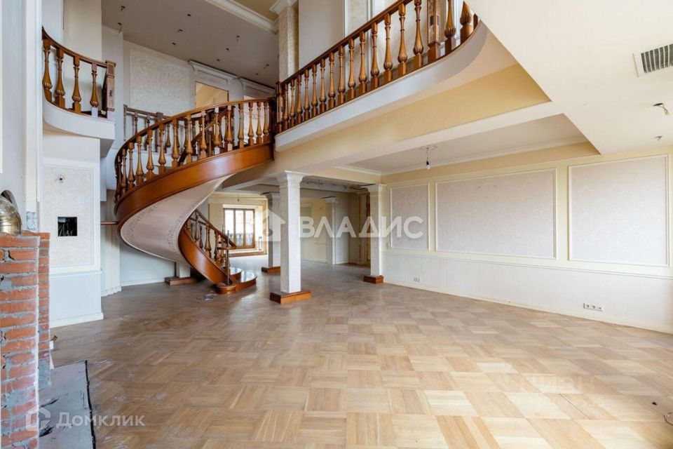 Продаётся 5-комнатная квартира, 280 м²