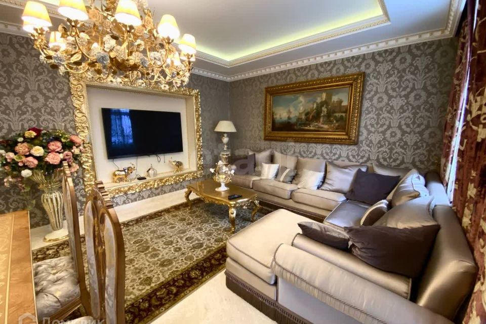 Продаётся 4-комнатная квартира, 168.5 м²