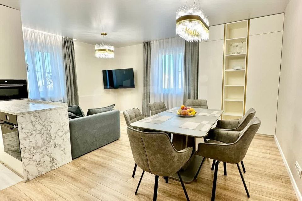 Продаётся 3-комнатная квартира, 102.7 м²