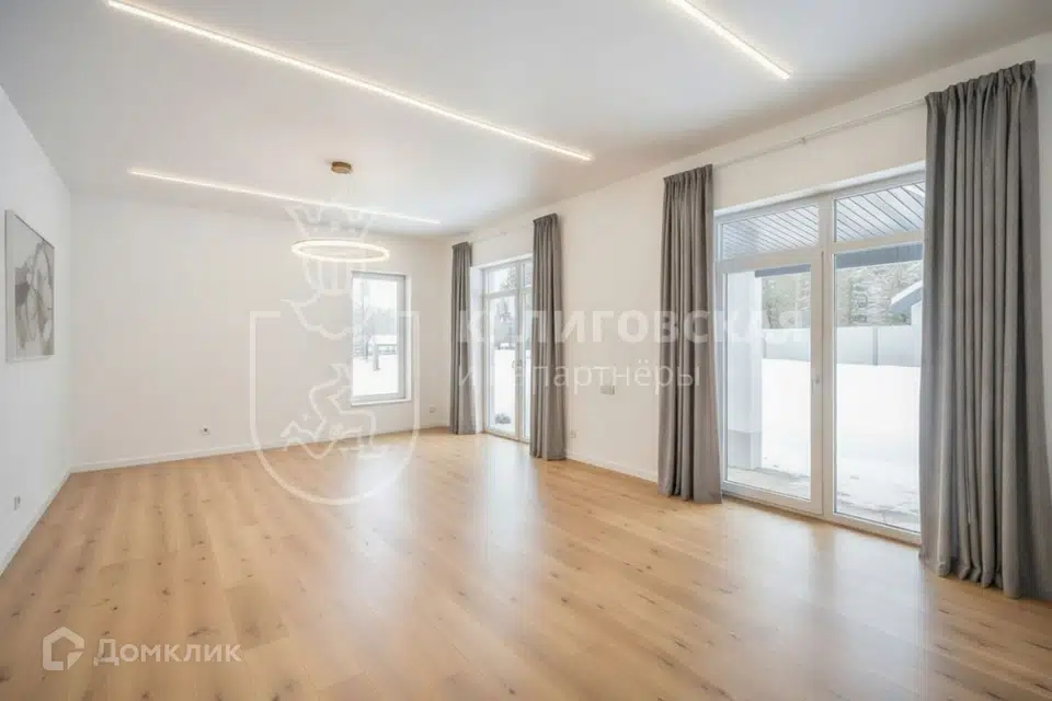 Продаётся 2-этажный дом, 200 м²