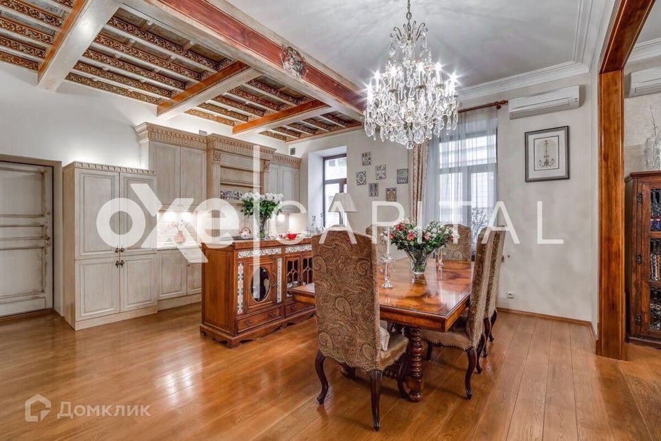 Продаётся 3-комнатная квартира, 134 м²