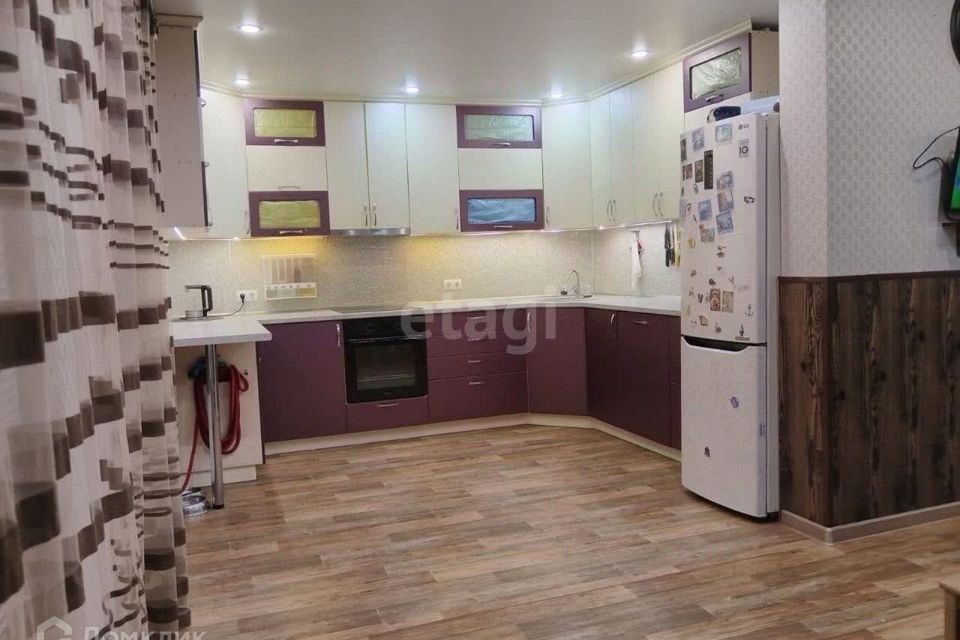 Продаётся 4-комнатная квартира, 124.5 м²