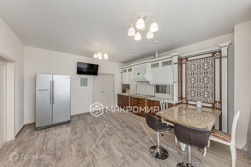 Продаётся 4-комнатная квартира, 108.3 м²