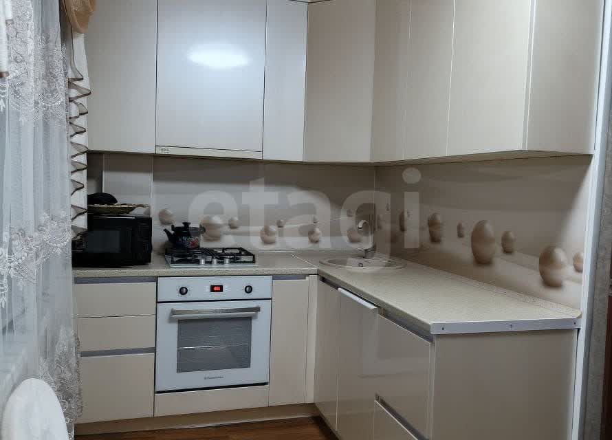 Продаётся 3-комнатная квартира, 65.4 м²