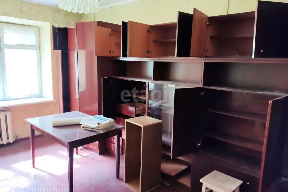Продаётся 3-комнатная квартира, 57.2 м²