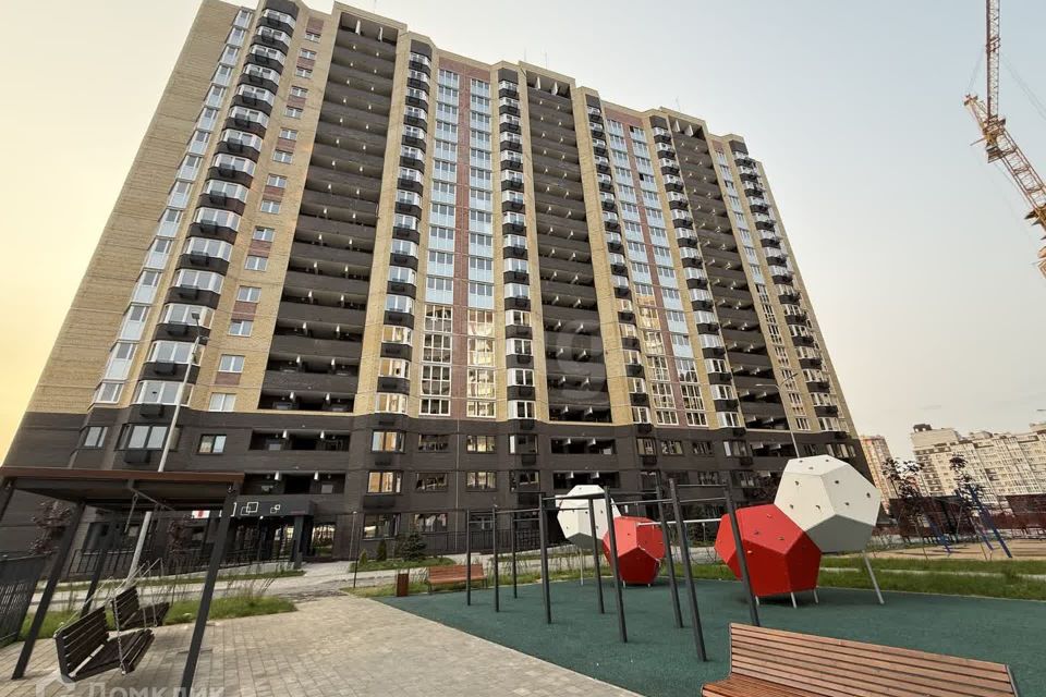 Продаётся 2-комнатная квартира, 71.7 м²