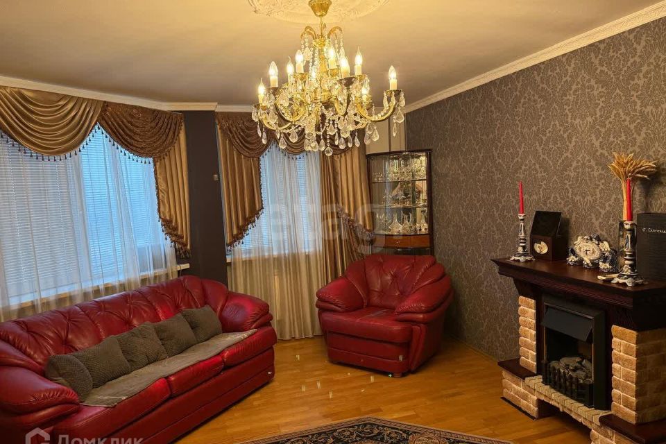 Продаётся 3-комнатная квартира, 120.5 м²
