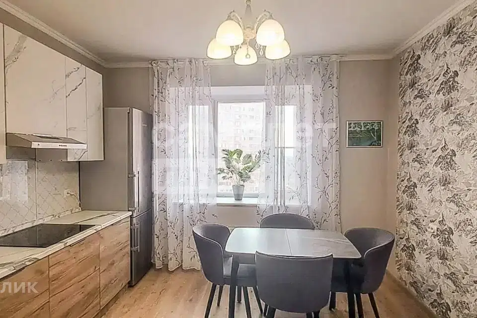 Продаётся 2-комнатная квартира, 80.6 м²