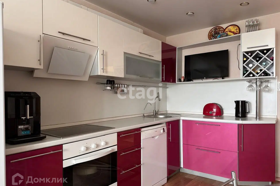 Продаётся 2-комнатная квартира, 76.2 м²