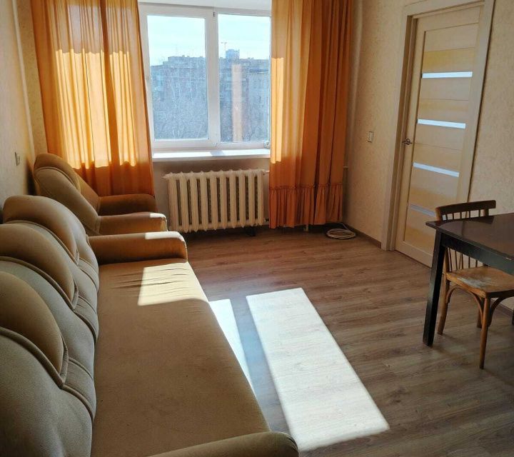 Продаётся 4-комнатная квартира, 61.4 м²