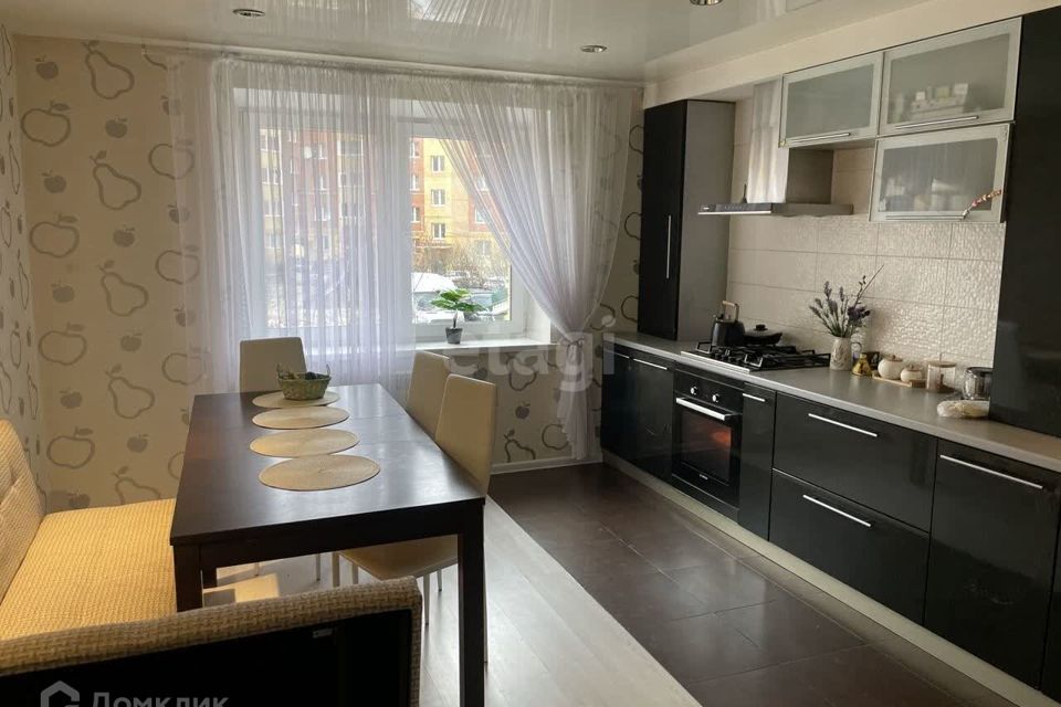 Продаётся 3-комнатная квартира, 90.8 м²