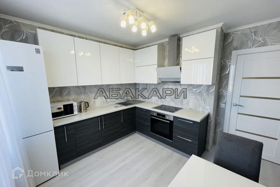 Сдаётся 2-комнатная квартира, 77 м²