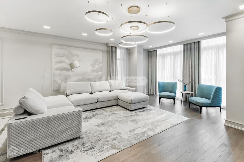 Продаётся 3-комнатная квартира, 178.46 м²