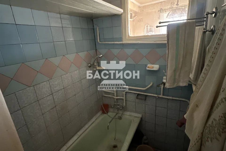 Продаётся 3-комнатная квартира, 56.4 м²