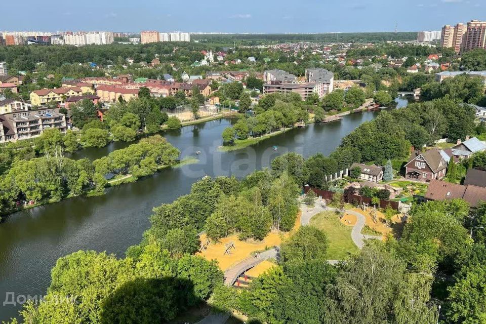 Продаётся 4-комнатная квартира, 81.6 м²