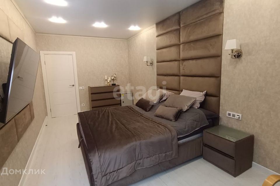 Продаётся 1-комнатная квартира, 53.7 м²