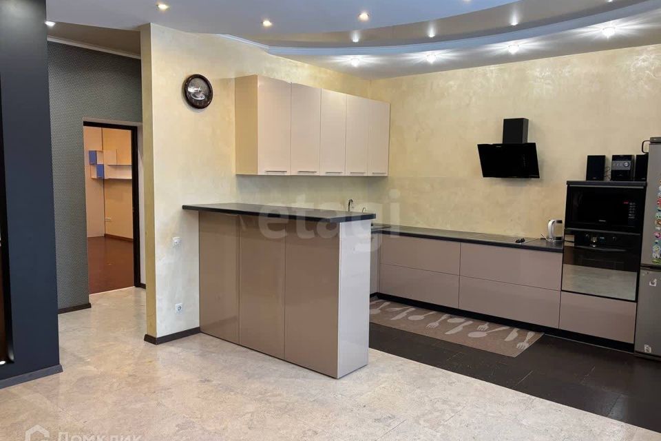 Продаётся 2-комнатная квартира, 80.9 м²