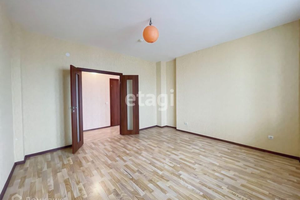 Продаётся 2-комнатная квартира, 70.7 м²