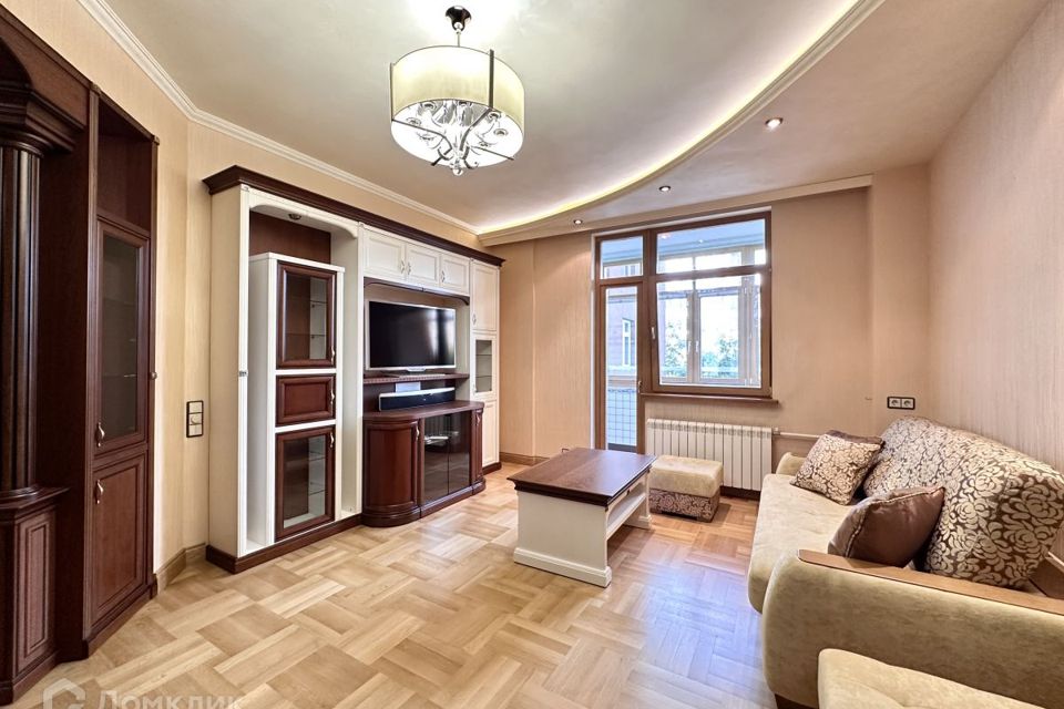 Продаётся 3-комнатная квартира, 102.7 м²