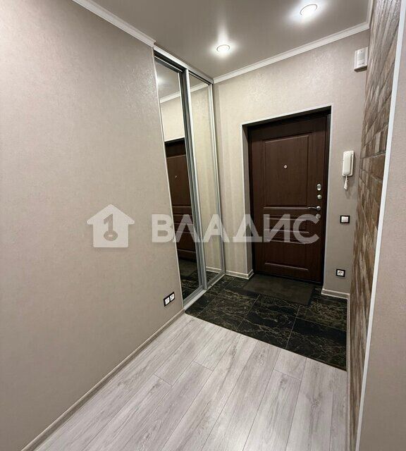 Продаётся 1-комнатная квартира, 42 м²