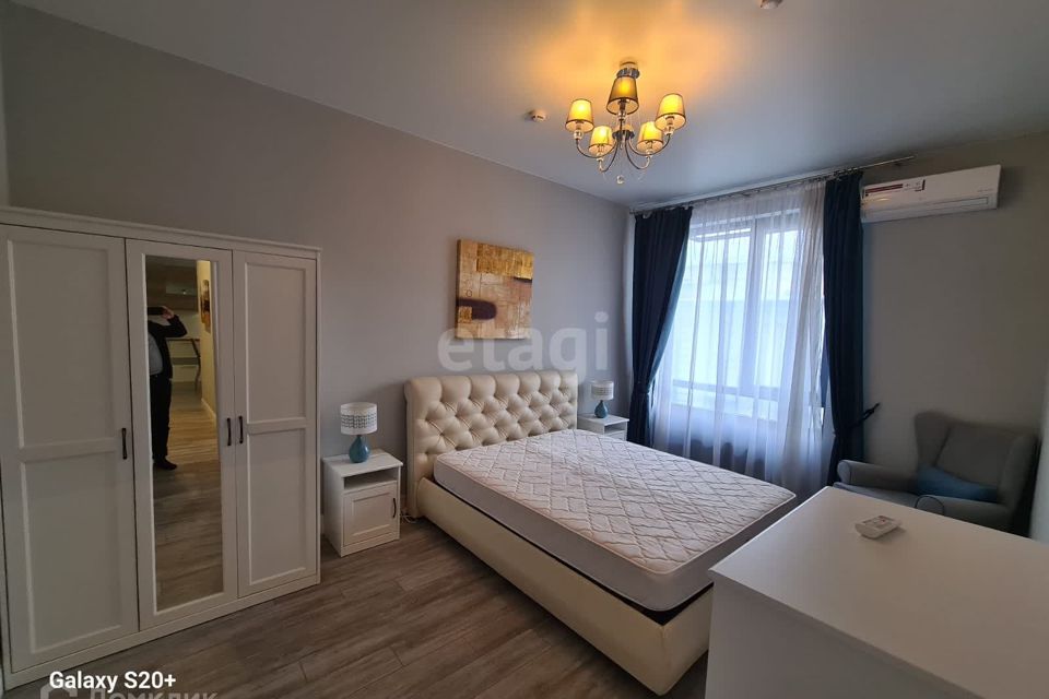 Продаётся 2-комнатная квартира, 82 м²