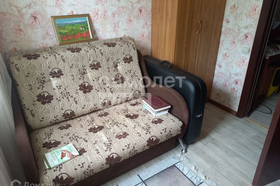 Продаётся 3-комнатная квартира, 45.8 м²