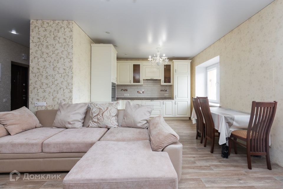 Продаётся 3-комнатная квартира, 106 м²