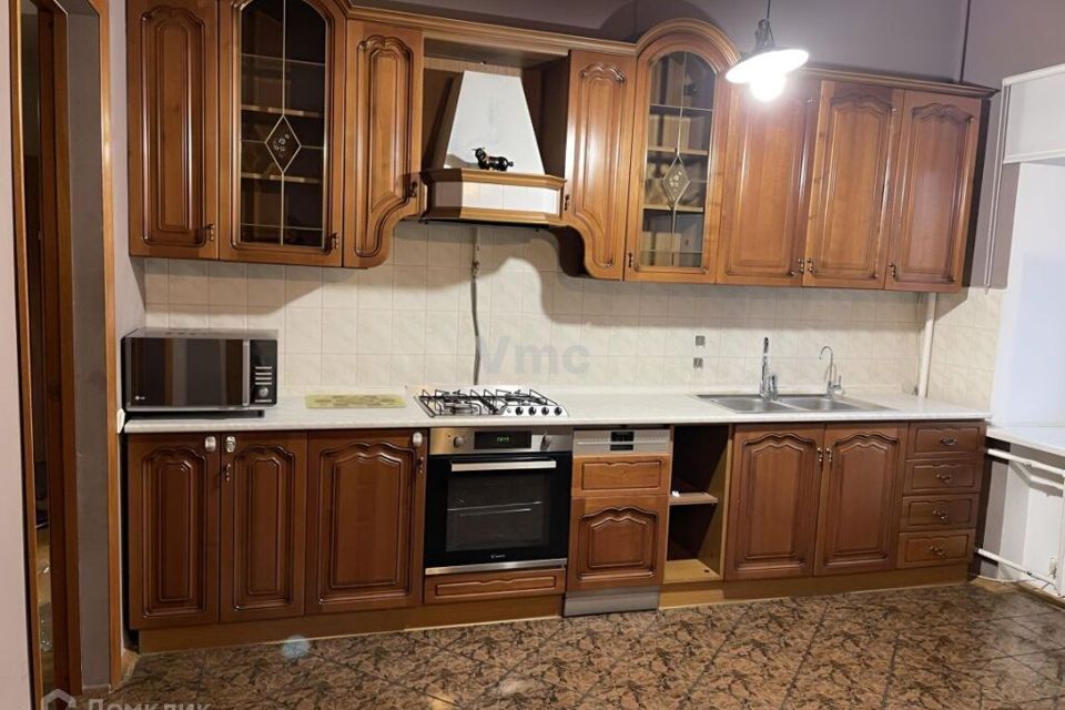Сдаётся 4-комнатная квартира, 127 м²