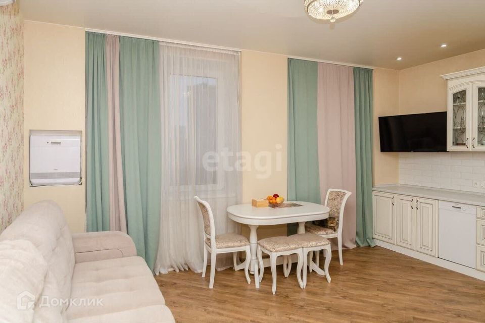 Продаётся 2-комнатная квартира, 69.2 м²
