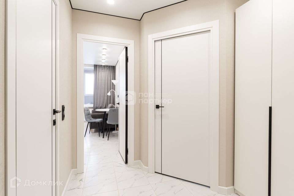 Продаётся 1-комнатная квартира, 38 м²