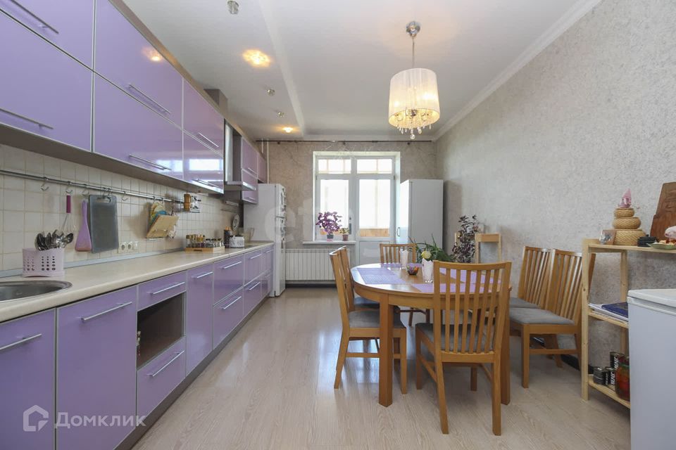 Продаётся 3-комнатная квартира, 108.5 м²