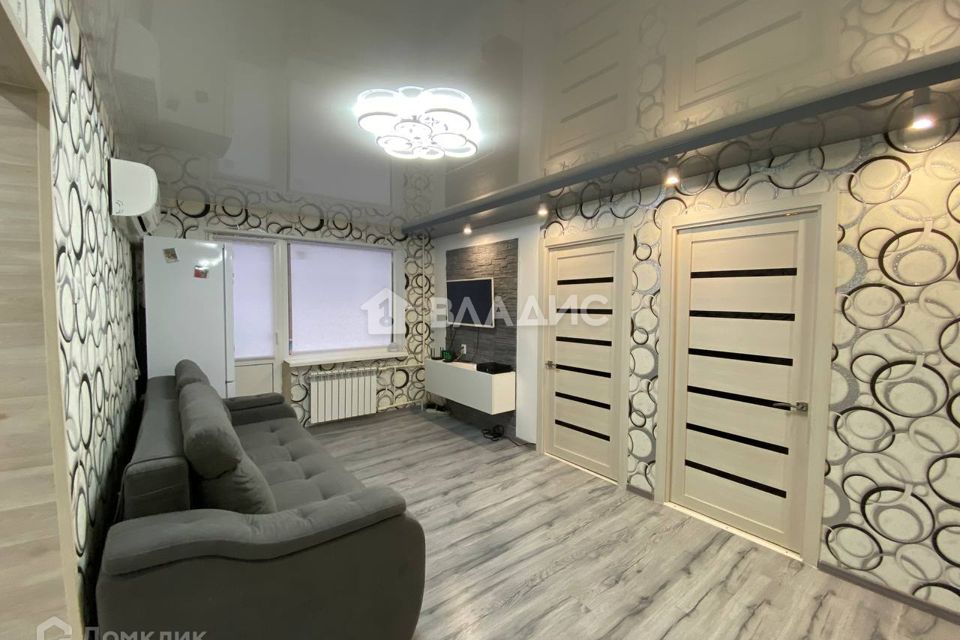 Продаётся 4-комнатная квартира, 58.8 м²